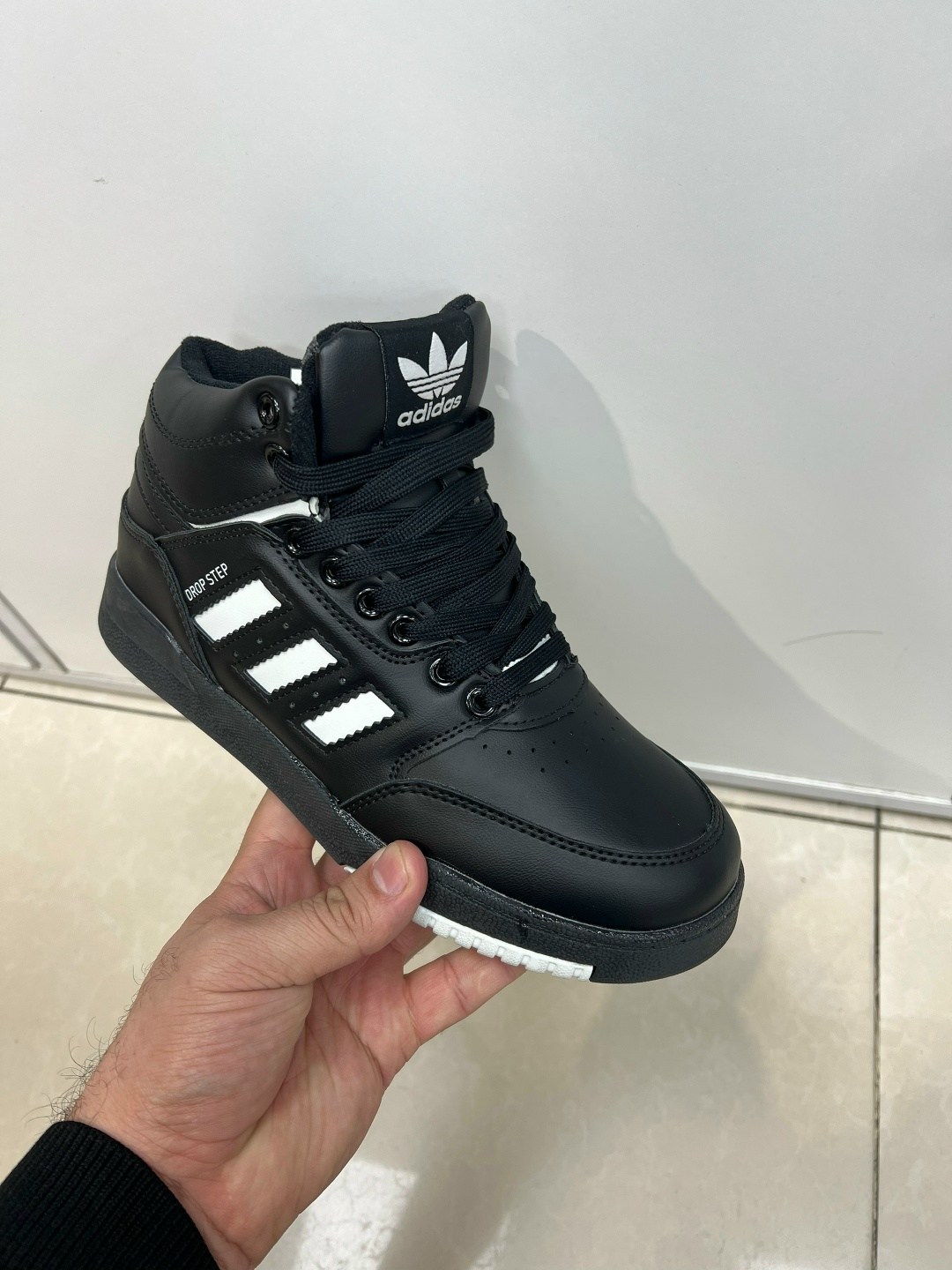 кроссовки зимние adidas,высокие кожаные кроссовки адидас,кроссовки adidas,кроссовки зимние мужские adidas,адидас женские зимние кроссовки на меху высокие