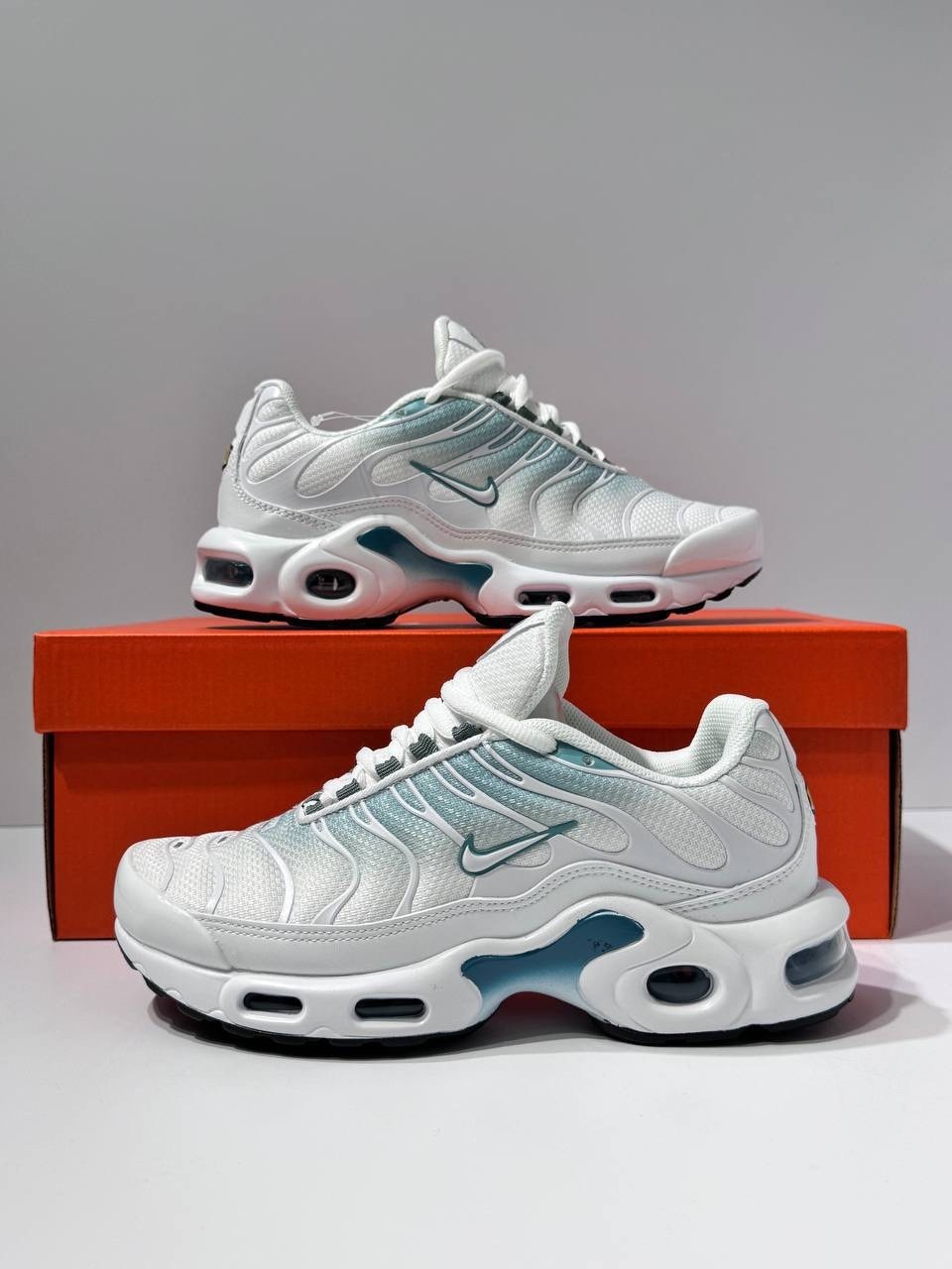кроссовки nike air max tn plus,nike air max tn plus white,кроссовки nike tn plus,кроссовки nike air max plus,nike air max plus tn