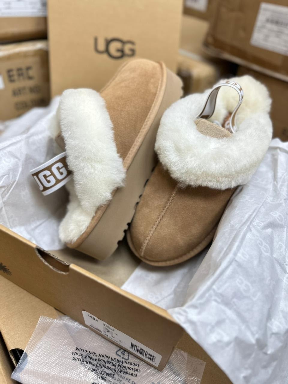 модные тапочки в стиле ugg,,ugg slipper,угги тапки,тапочки в стиле ugg