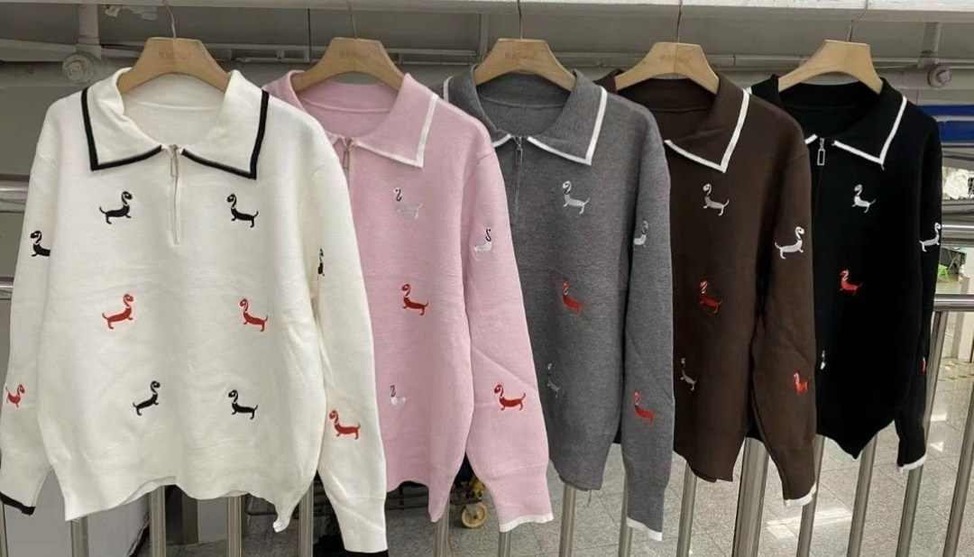 свитер с вышивкой таксы,женская кофта,модные свитера,кофта свитер,свитера женские