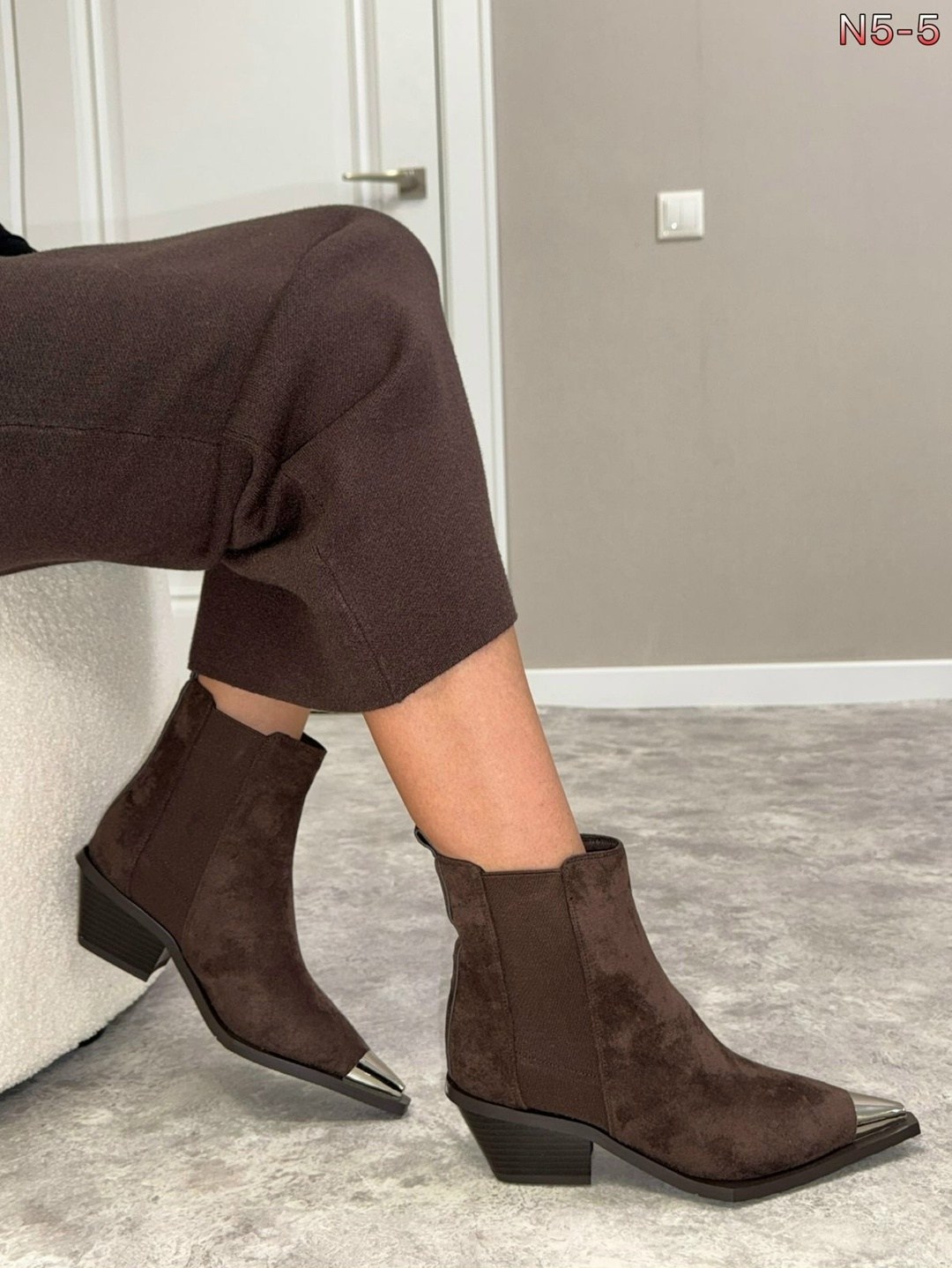 ботинки с металлическим каблуком,,женские ботильоны,ботильоны челси,женские ботинки челси