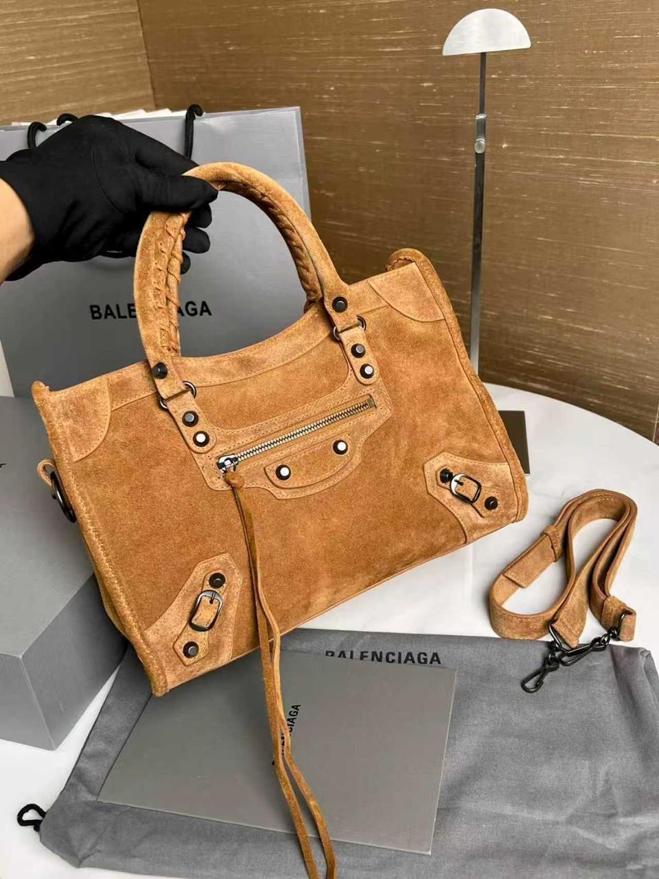 сумка balenciaga neo classic city,сумка balenciaga женская серая,сумка баленсиага серая,balenciaga сумка женская,сумка баленсиага коричневая