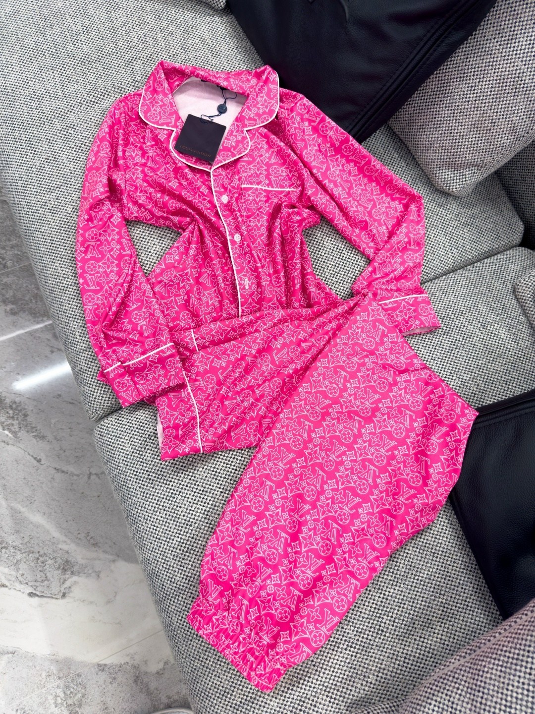 пижамы женски,пижамные костюмы,пижама розовая,пижама женская,костюм с брюками