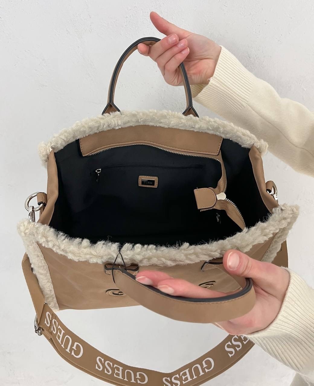 сумка женская guess,сумка guess,сумка guess silvana mini,сумка-тоут guess silvana compartment светло-коричневая,сумка