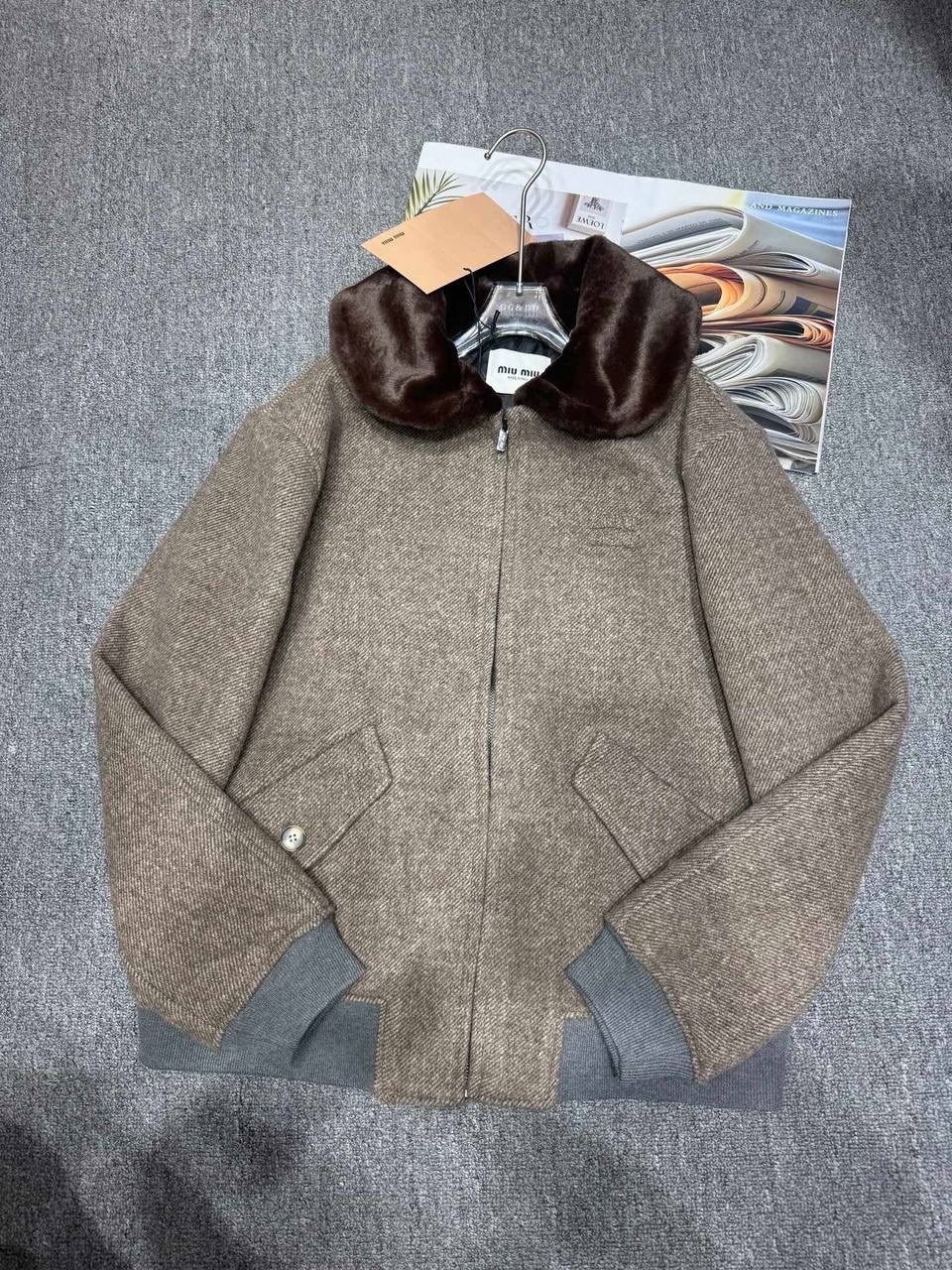 куртка оверсайз,повседневная куртка,куртка-бомбер женская светло-коричневая,куртка бомбер женская,женская куртка