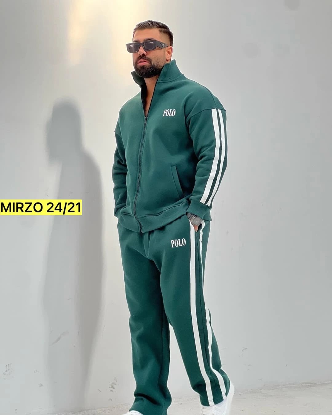 синий мужской спортивный костюм адидас adidas,спортивный костюм мужской,костюм спортивный,спортивный костюм из велюра мужской,костюм синий