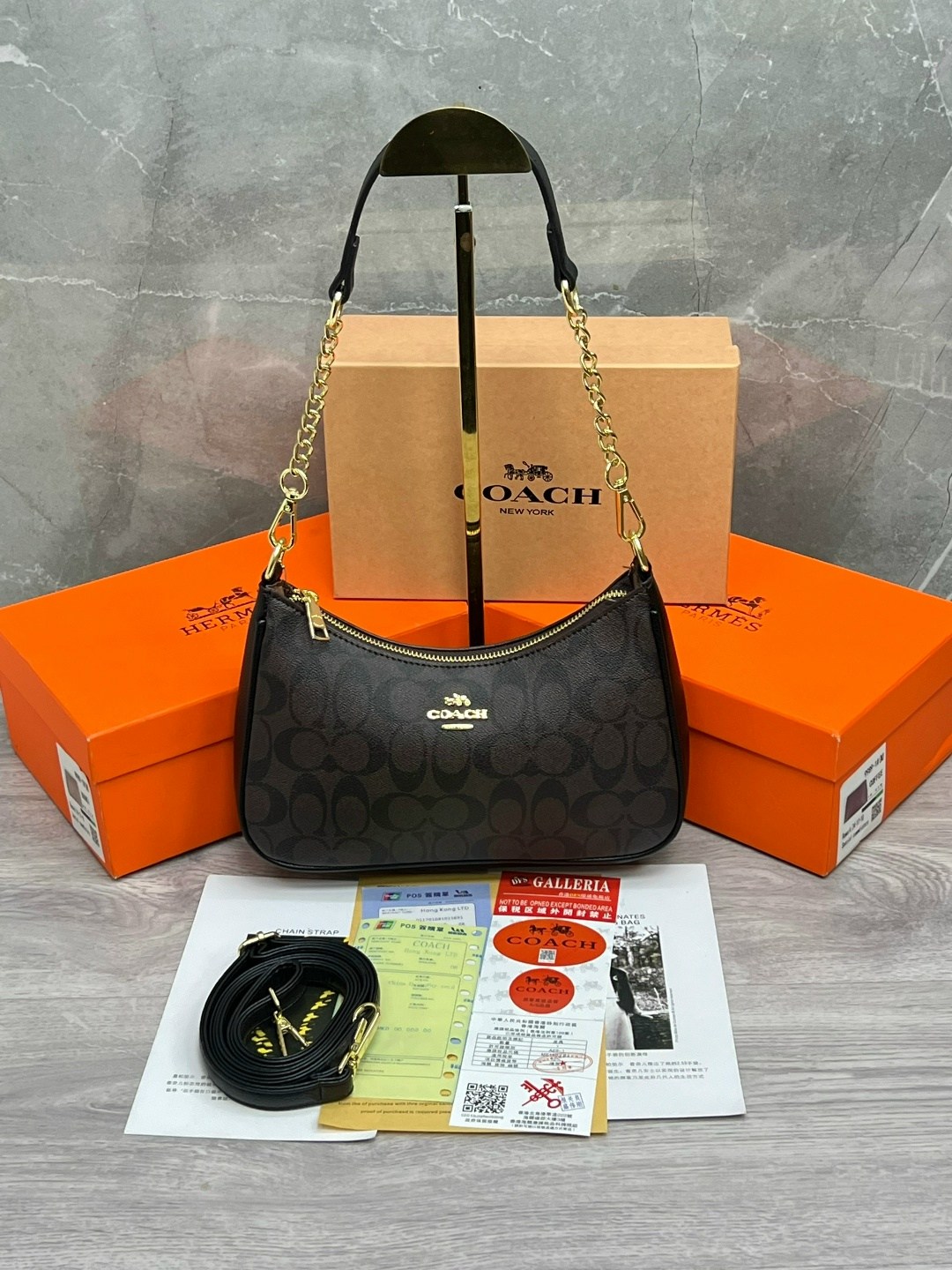 сумка coach,женская сумка coach,coach сумка на плечо,сумка багет через плечо coach,сумка через плечо coach