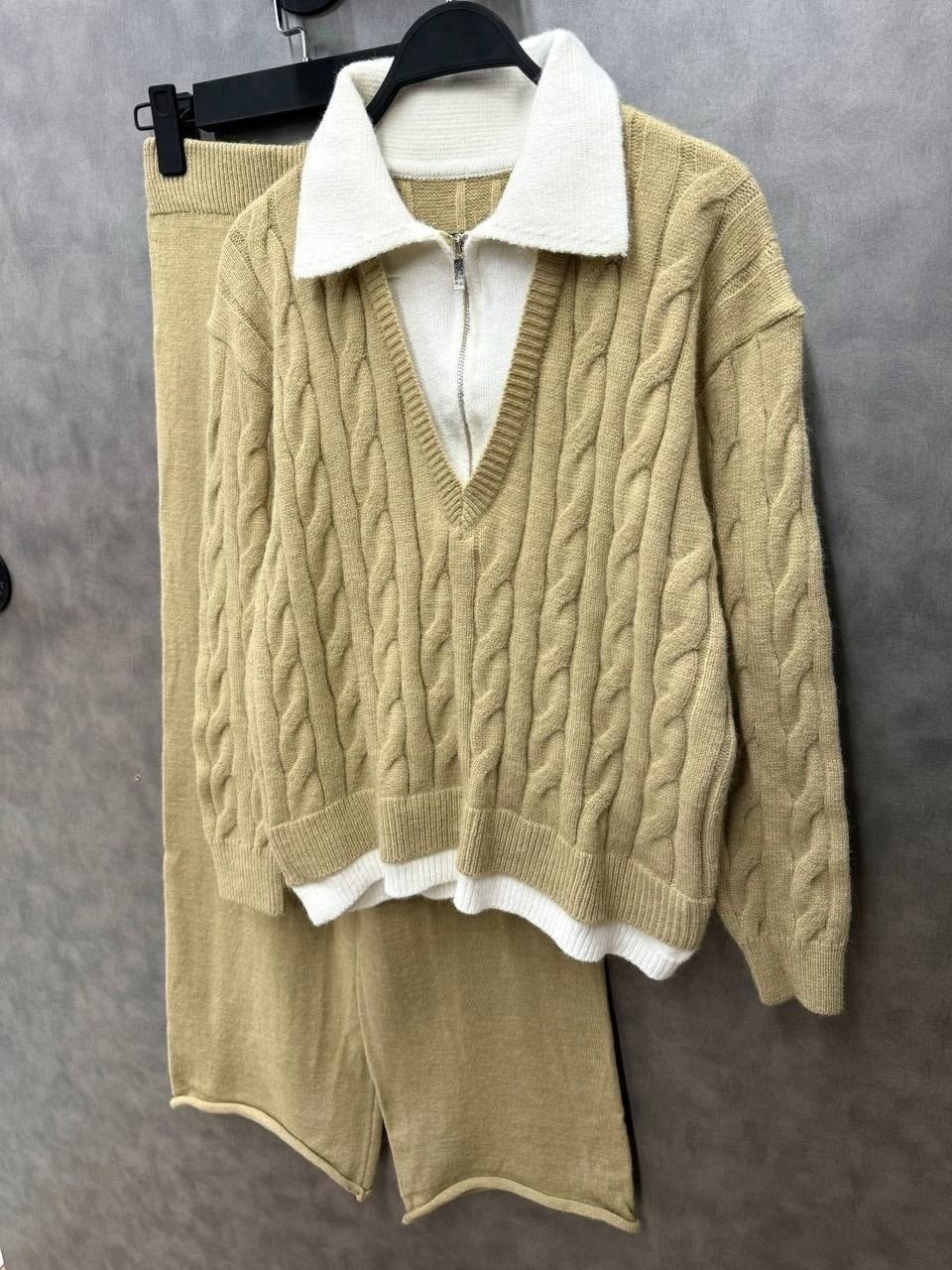 женский костюм вязаный,модные вязаные свитера,модные свитера,теплый вязаный женский костюм,трикотажные костюмы