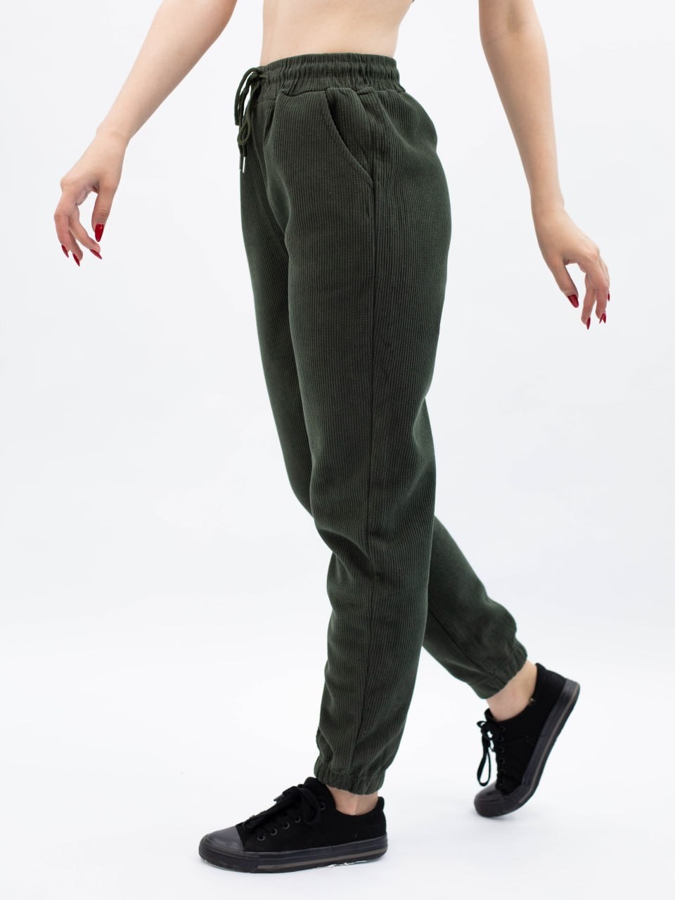 женские джоггеры утепленные,брюки вельветовые джоггеры moliza,брюки из микровельвета женские,штаны джоггеры теплые,брюки вельветовые джоггеры на резинке