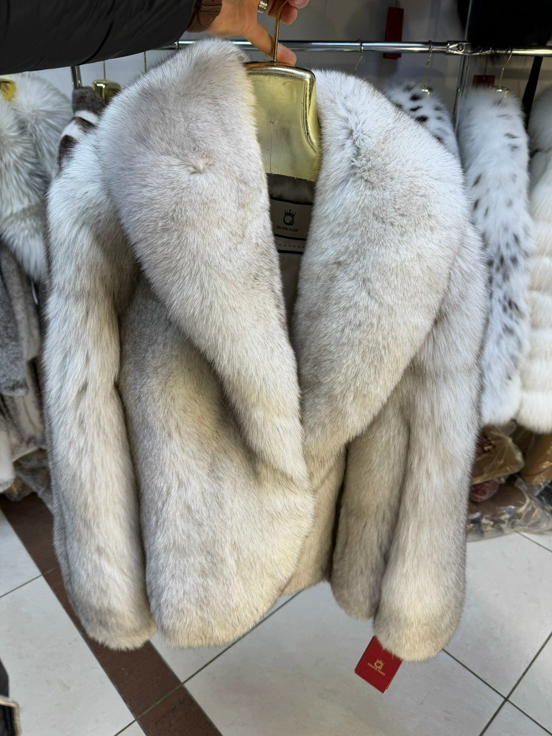 шуба,женская шуба,песец шуба,мужская шуба из натурального лисьего меха,шуба из меха финского песца