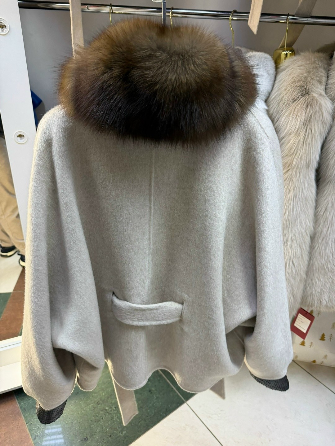 пальто из кашемира loro piano с мехом куницы,пальто с мехом,пальто кашемир,пальто с соболем,пальто с мехом соболя