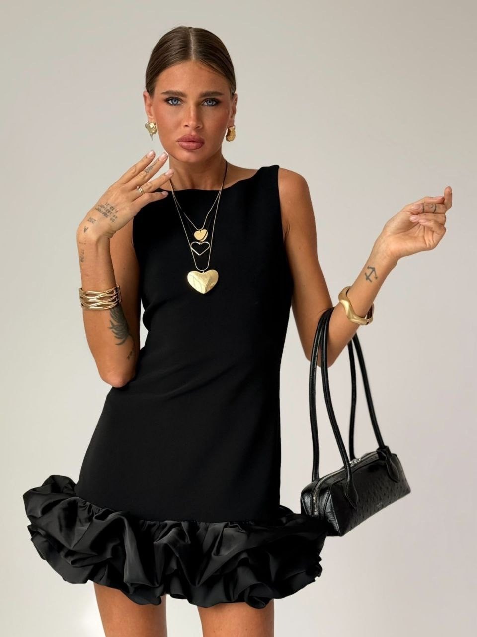 женское черное платье,платье черный,женское черное платье miu miu,платье женское мини,мини платье полини в черном