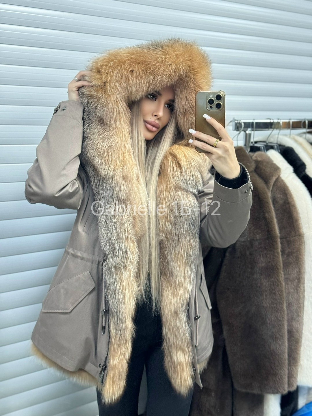 парка с мехом,парка с натуральным мехом,парки с мехом,парка с блюфрост и цельным капюшоном yana kraft brand,меховая парка