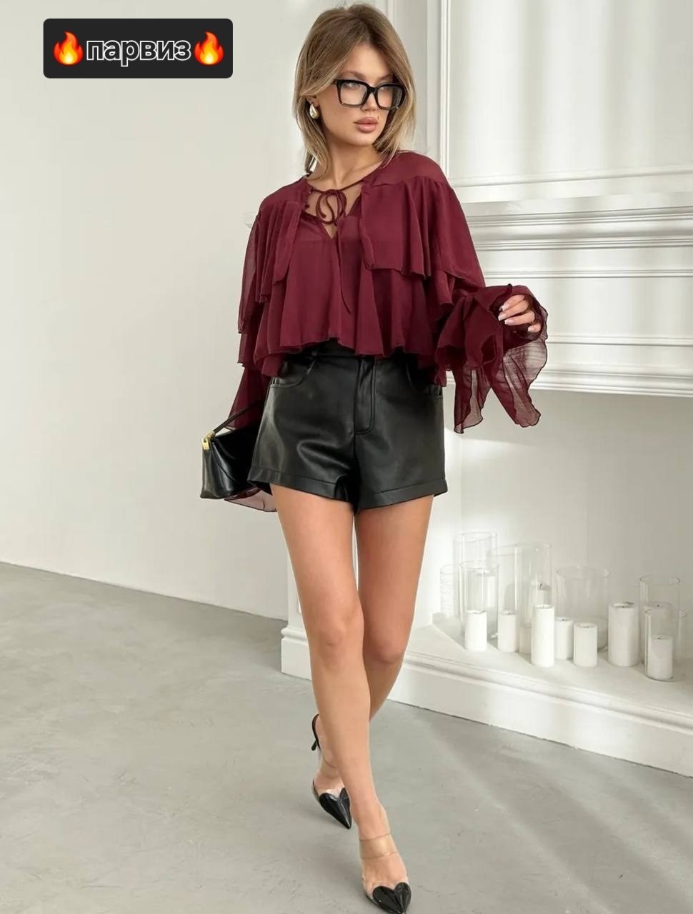 водолазка,женская кофта,водолазка женская,женский трикотажный джемпер,кожаные шорты