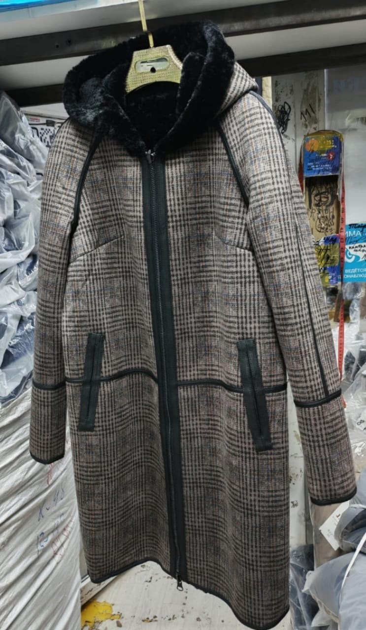 мутоновая шуба с капюшоном,шуба из мутона с капюшоном отделка норка,мутоновая шуба с капюшоном из норки 2008 год,шуба из мутона,шуба из мутона с капюшоном, отделка каракуль