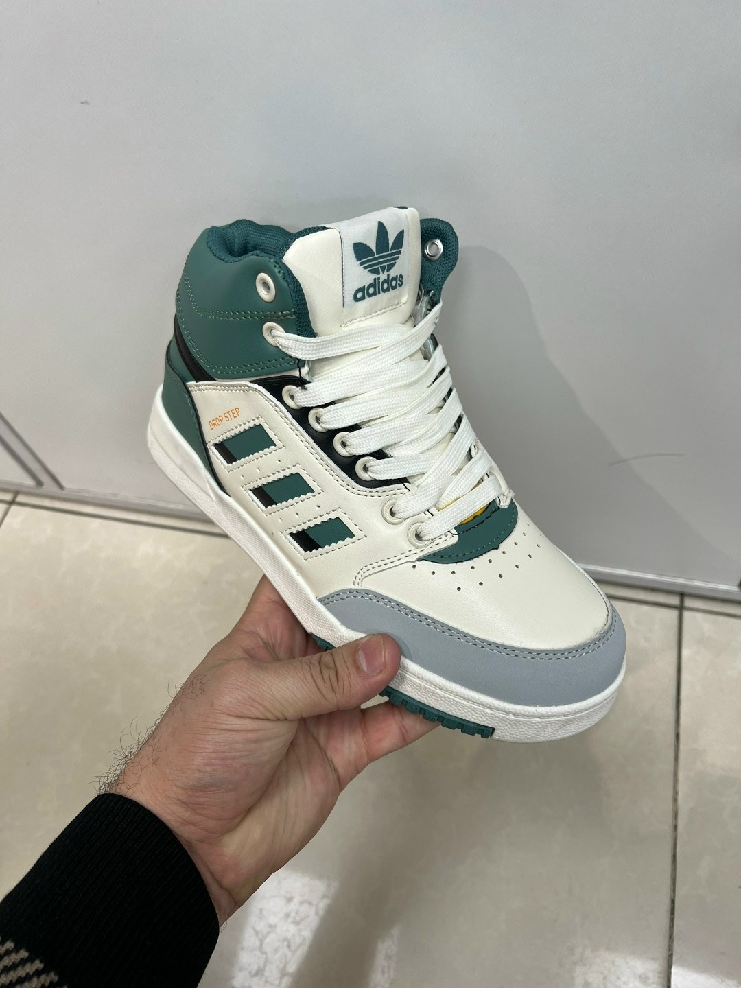 кроссовки зимние adidas,высокие кожаные кроссовки адидас,кроссовки adidas,кроссовки зимние мужские adidas,адидас женские зимние кроссовки на меху высокие