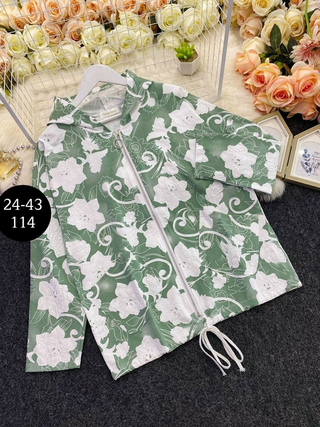 ветровка женская,легкая куртка,демисезонная куртка,женская куртка,ветровка