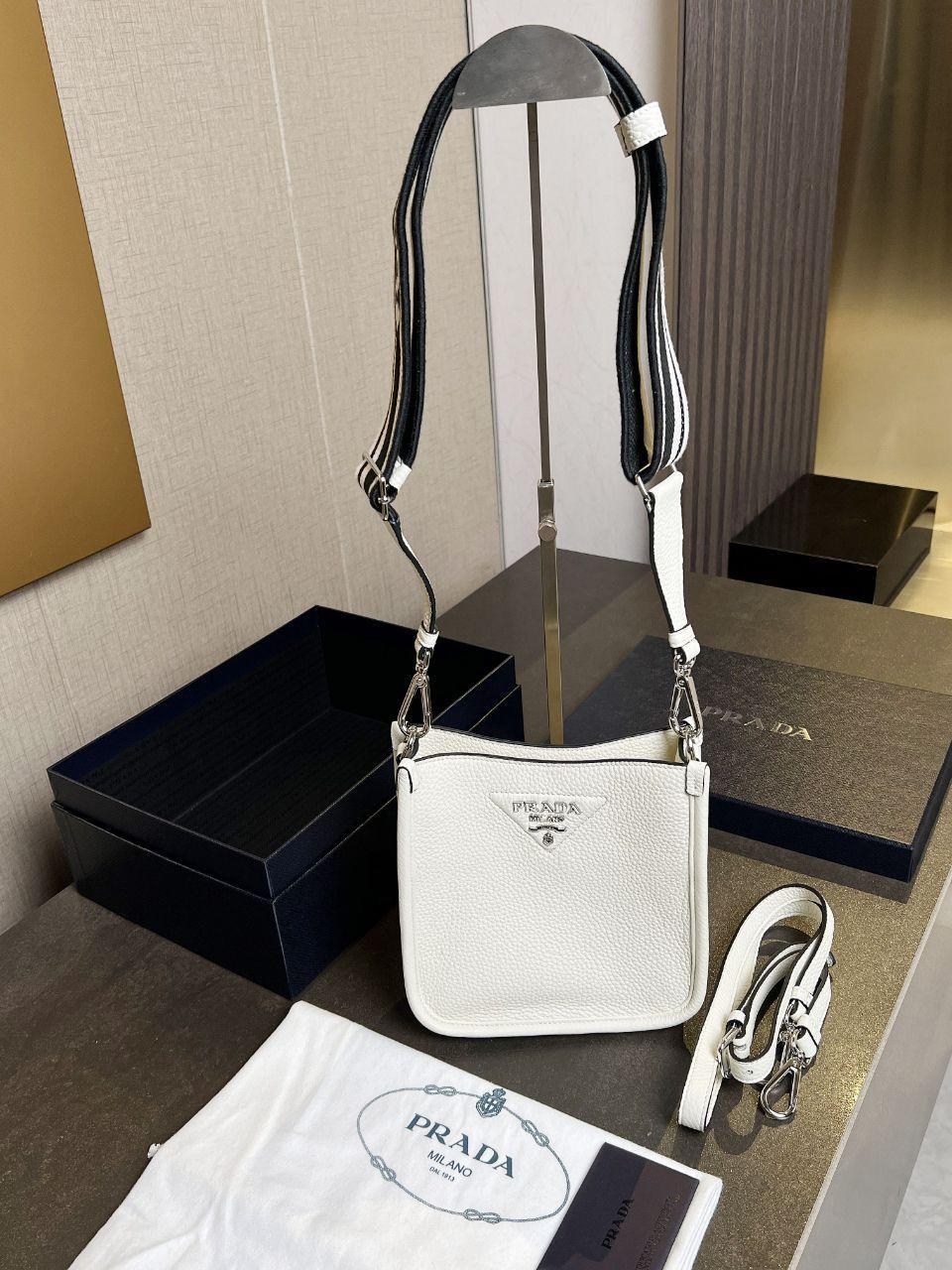 сумка prada белая,prada сумка на плечо,сумка женская prada,prada сумка на плечо кросс боди,сумка