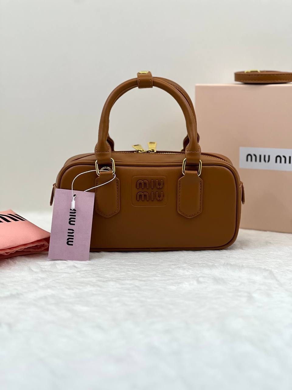 сумка miu miu,miu miu сумка на плечо,сумка,сумка женская miu miu,сумка миу миу