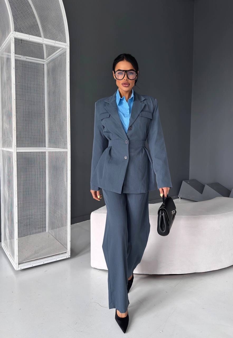 брючный костюм pirs 5525 серо-голубой,брючный костюм,женские костюмы,костюм классический брючный,брючный костюм женский
