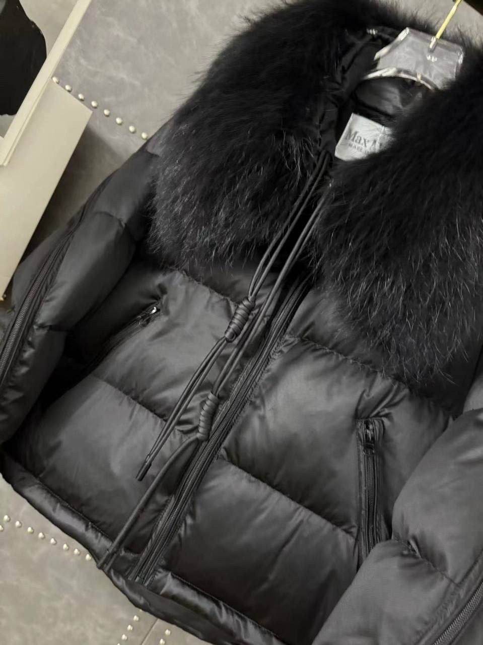 зимняя женская куртка,женский пуховик с большим меховым воротником,женский пуховик с меховым воротником на утином пуху,короткий пуховик,куртка пуховик женская
