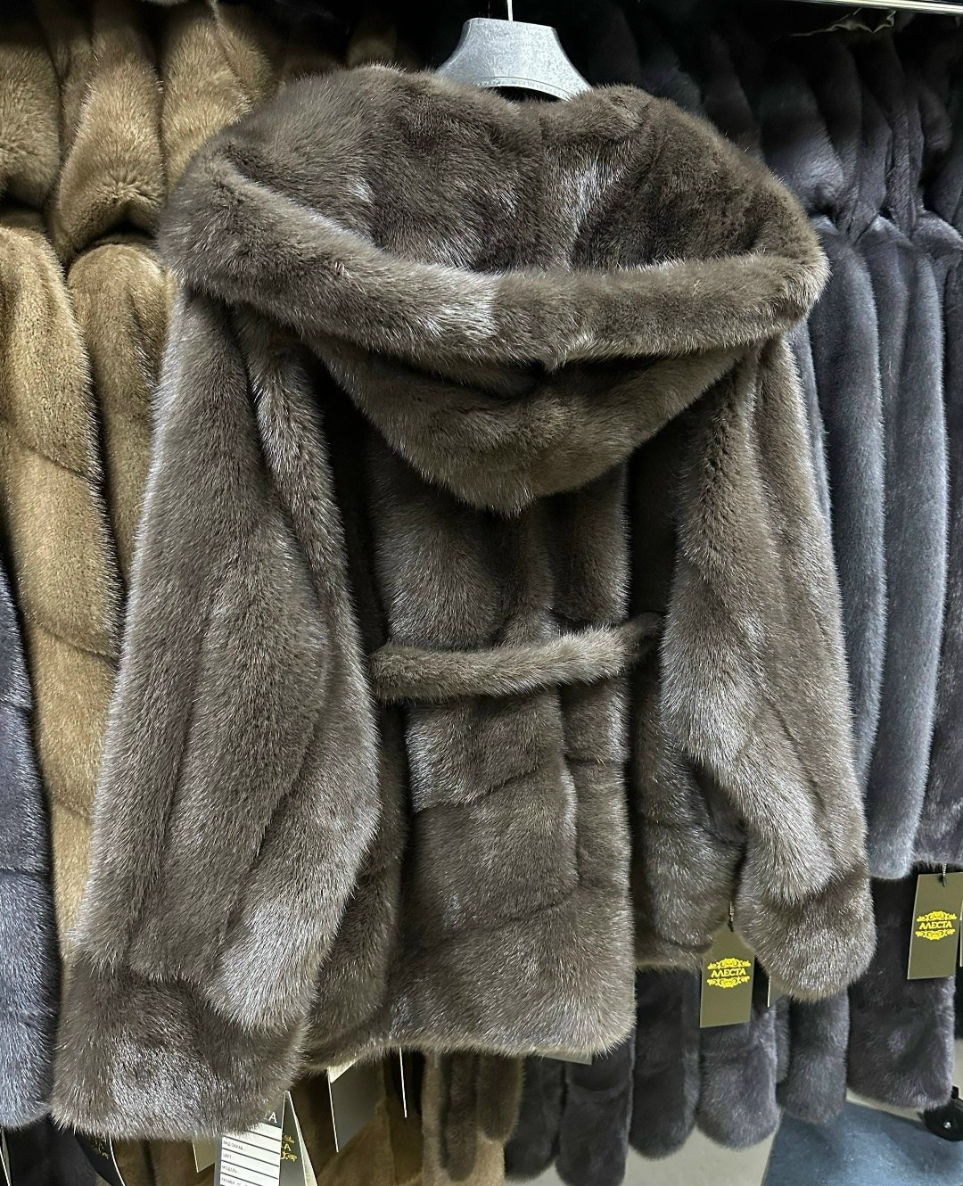 шуба из меха европейской норки с капюшоном,норковые шубы,шуба норка,шубка из меха европейской норки с капюшоном модель рубашка,шуба