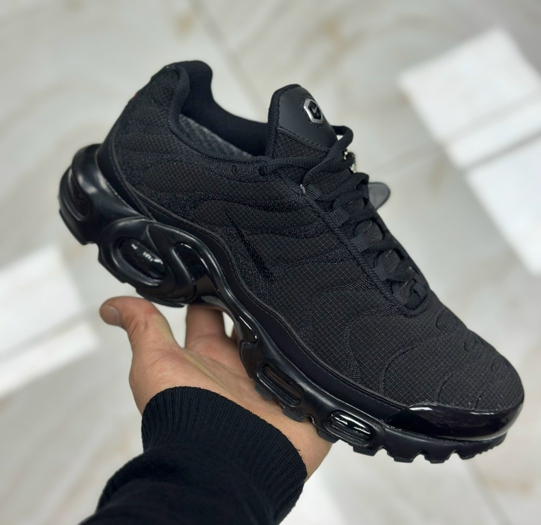 кроссовки nike air max tn plus,кроссовки,nike air max tn plus black,мужские кроссовки nike air max tn,кроссовки nike air max plus