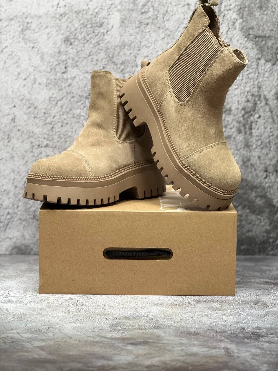 ,замшевые ботинки,модные ботинки,ботинки женские,ботинки челси brunello cucinelli