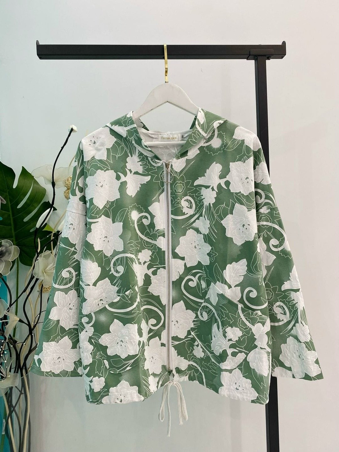 ветровка женская,легкая куртка,демисезонная куртка,женская куртка,ветровка