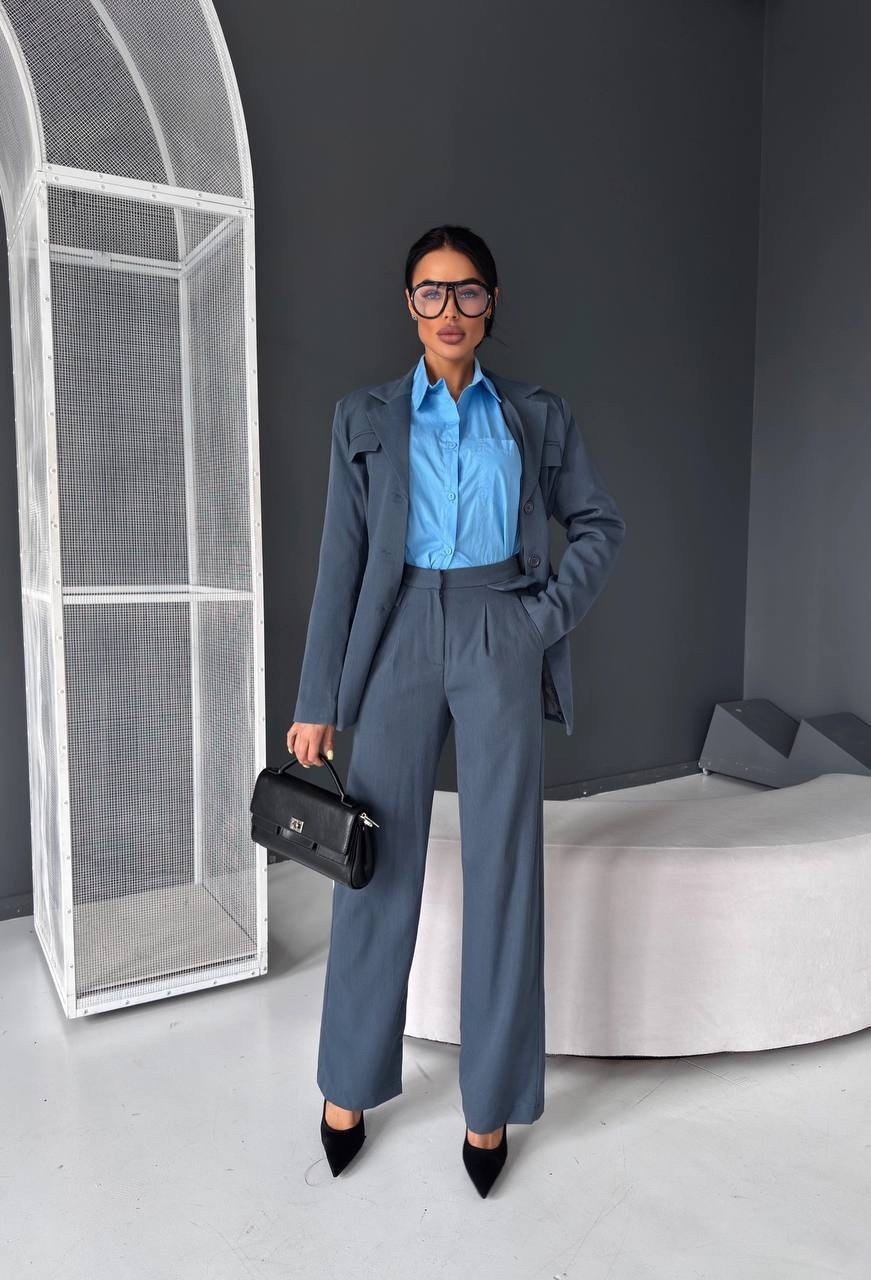 брючный костюм pirs 5525 серо-голубой,брючный костюм,женские костюмы,костюм классический брючный,брючный костюм женский