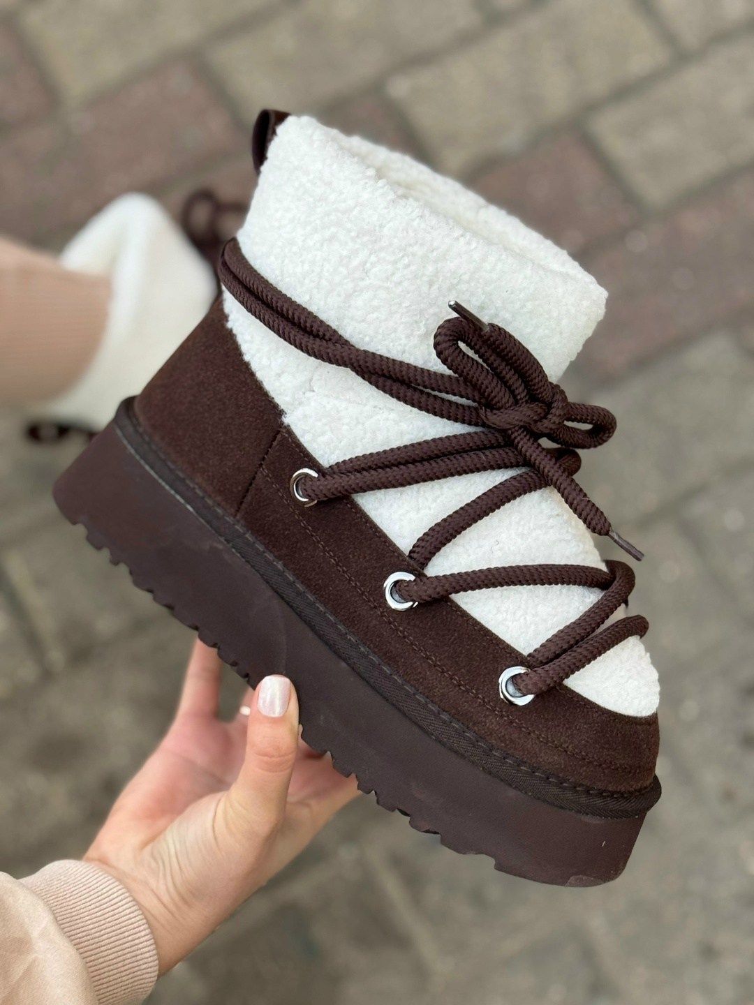 женские угги,натуральные зимние женские угги,зимние угги,,зимние угги на платформе