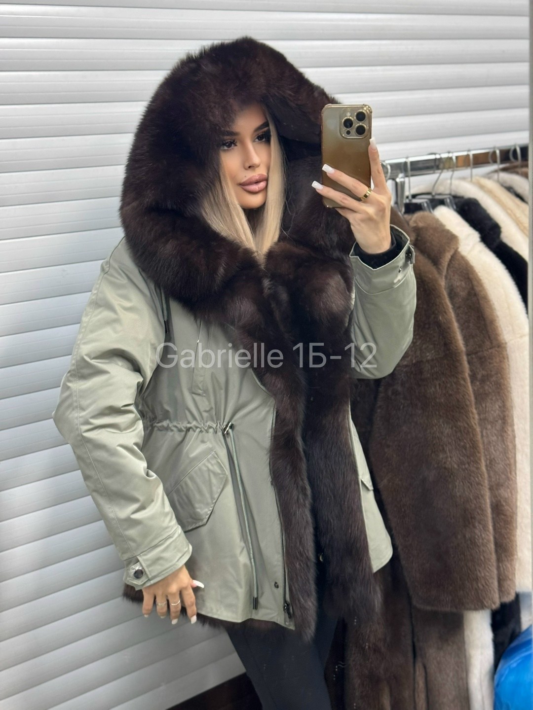 парка с натуральным мехом,парка с мехом,женская парка с мехом,зеленая парка с мехом,парка с мехом песца