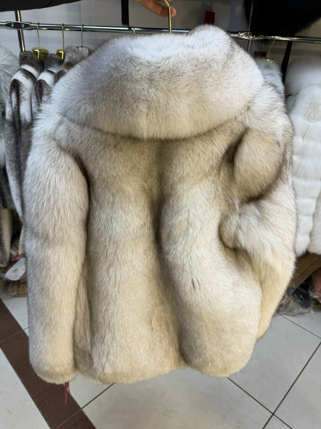 шуба,женская шуба,песец шуба,мужская шуба из натурального лисьего меха,шуба из меха финского песца