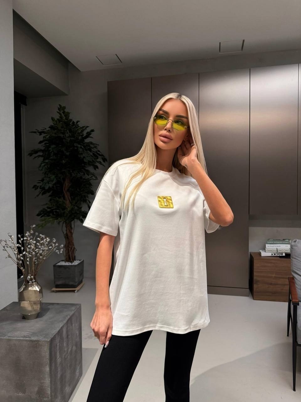 футболка оверсайз,белая футболка оверсайз,футболка женская оверсайз,футболка оверсайз с принтами,базовая оверсайз футболка