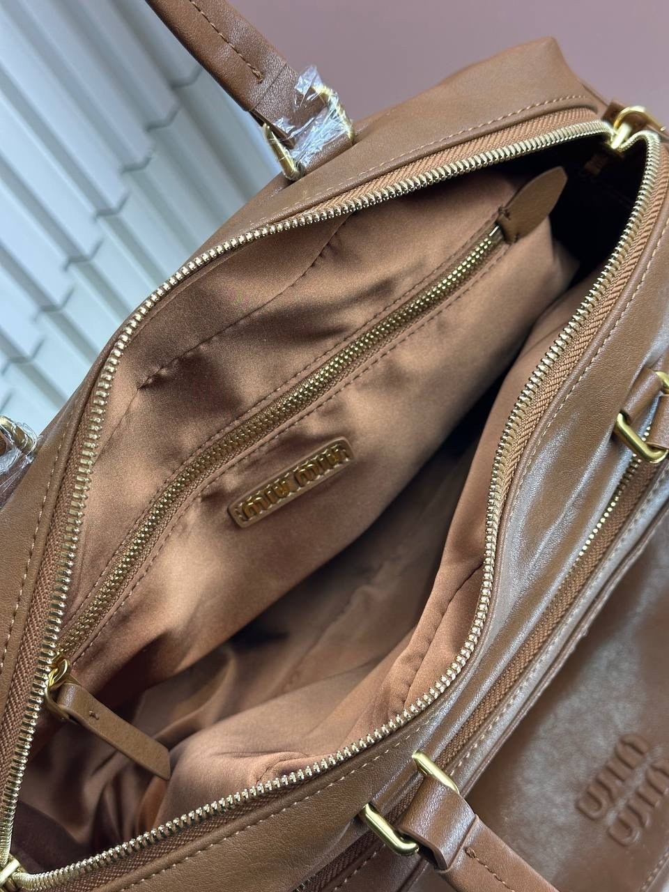 сумка miu miu,сумка miu miu коричневый,сумки женская,сумка,женская кожаная сумка miu miu arcadie mini коричневая