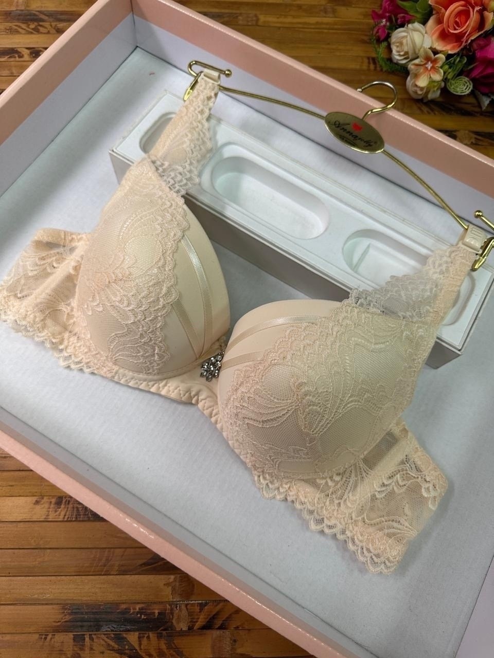 женский бюстгальтер,нижнее белье бюстгальтер,бюстгальтер,нижне бельё женское,бюстгальтер с кружевами