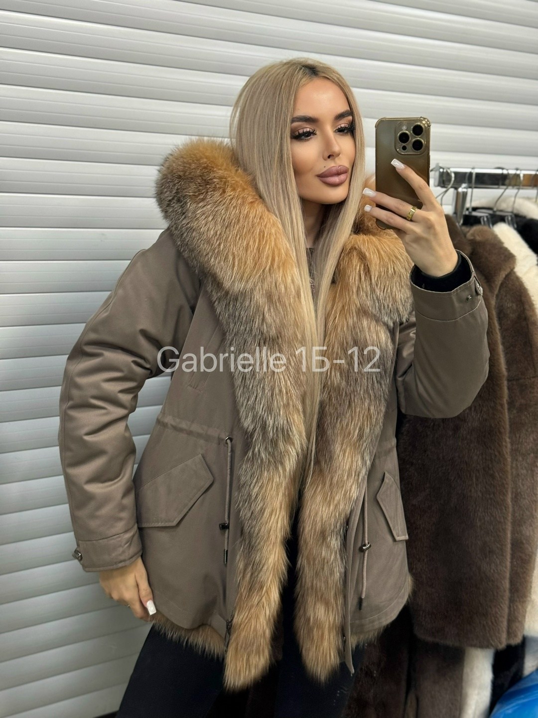 парка с мехом,парка с натуральным мехом,парки с мехом,парка с блюфрост и цельным капюшоном yana kraft brand,меховая парка