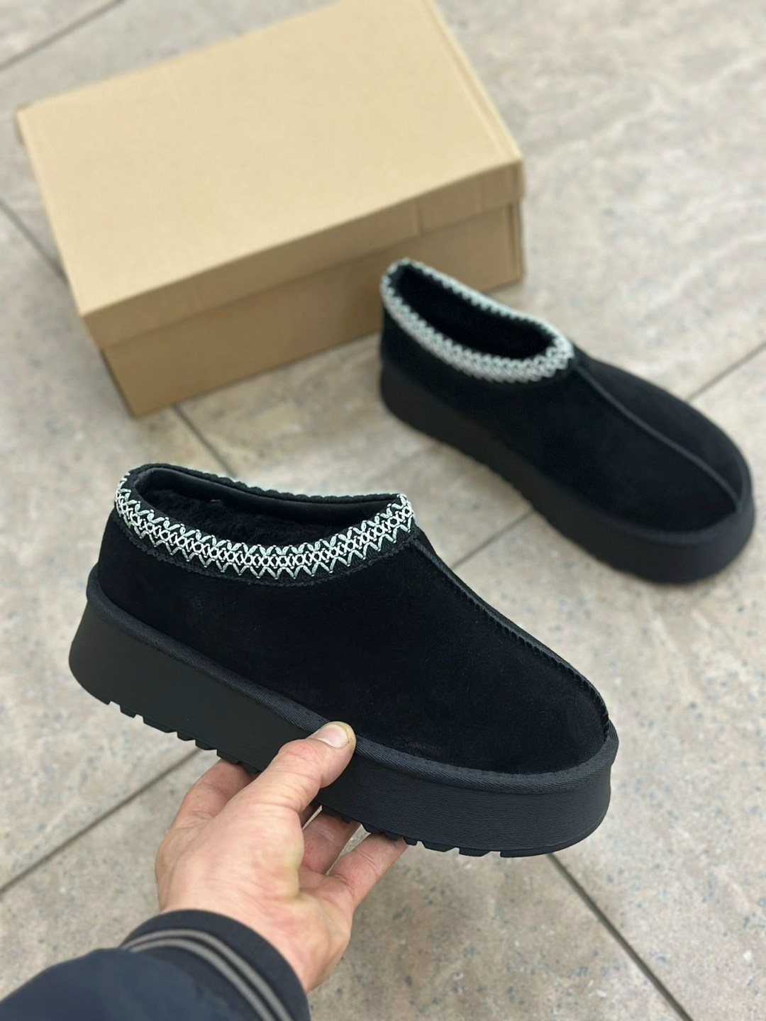 ,угги-мокасины замшевые натуральные зимние черные размер 36,женская ,модные угги,женские угги