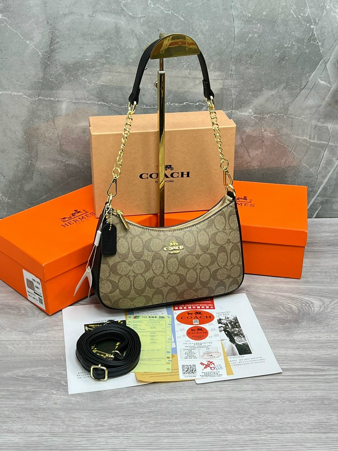 сумка coach,женская сумка coach,coach сумка на плечо,сумка багет через плечо coach,сумка через плечо coach