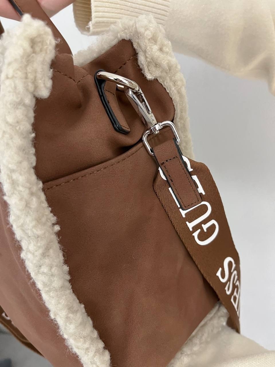 сумка женская guess,сумка guess,сумка guess silvana mini,сумка,сумка-тоут guess silvana compartment светло-коричневая