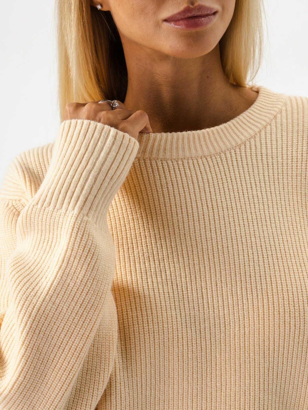 джемпер бежевый,женские джинсы,джемпер,женские джемпера,джемпер голубой