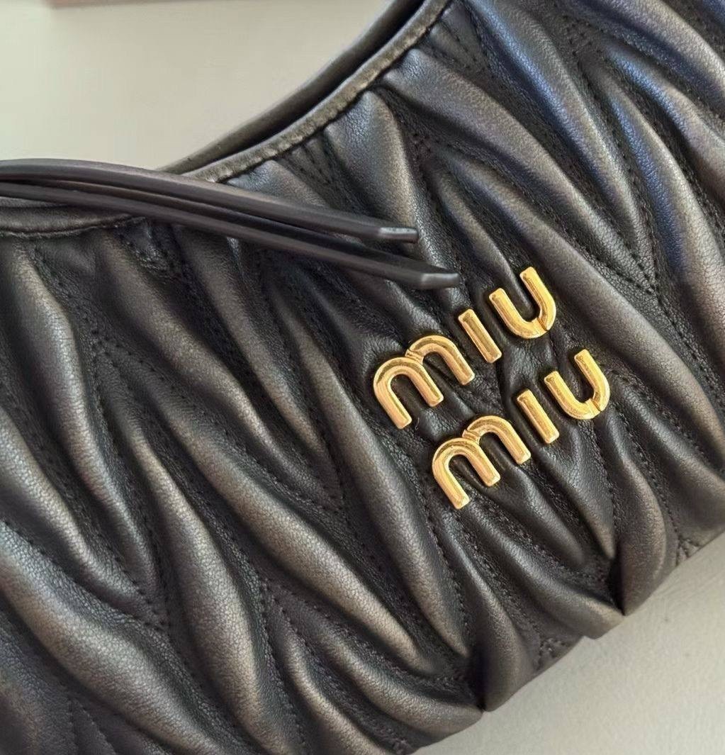 сумка miu miu,сумка миу миу,женская сумка miu miu,сумка,miu miu сумка на плечо