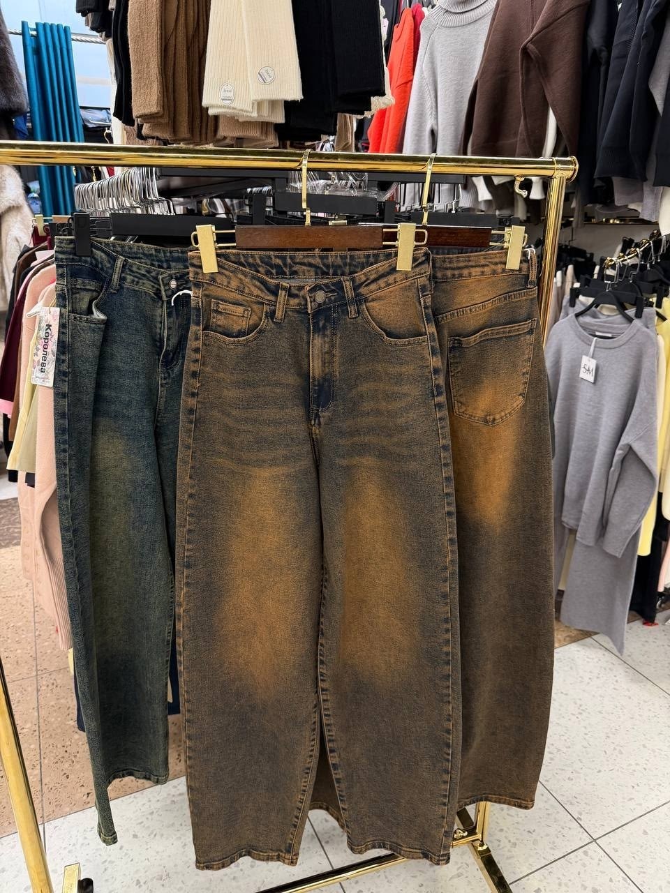 широкие джинсы,коричневые джинсы,джинсы женские коричневые,джинсы прямые широкие трубы salendo,джинсы женские