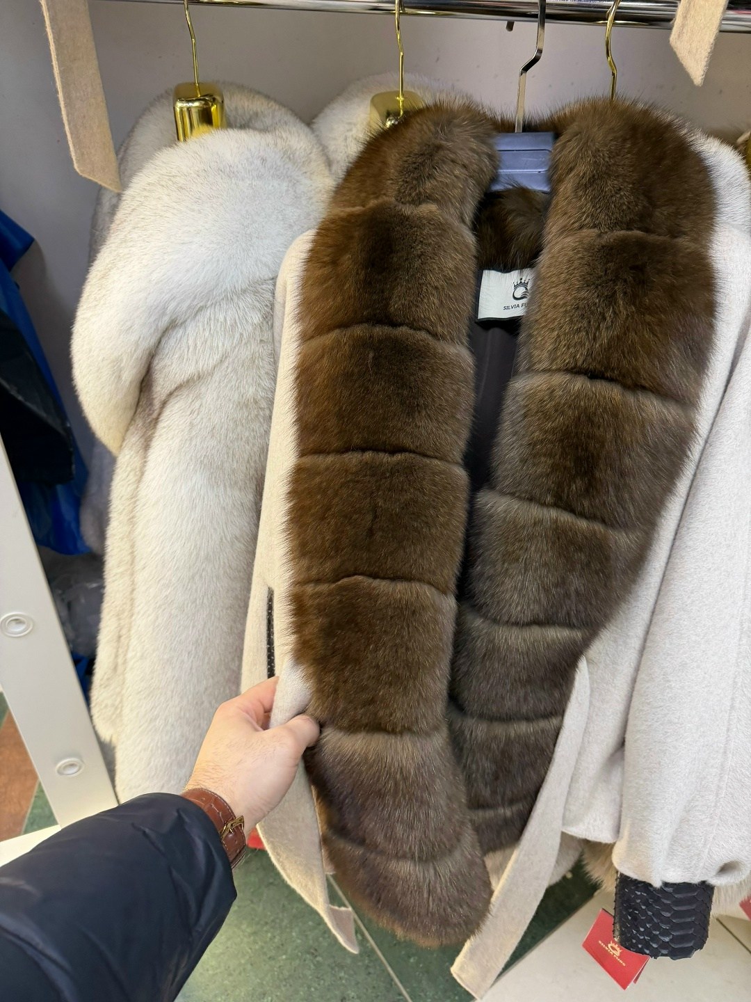 пальто из кашемира loro piano с мехом куницы,пальто с мехом,пальто кашемир,пальто с соболем,пальто с мехом соболя