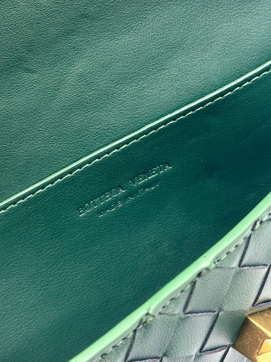 bottega veneta сумки женские,клатч bottega veneta клатч bottega veneta,клатч bottega veneta,женский кожаный клатч bottega veneta andiamo черный,сумка bottega veneta