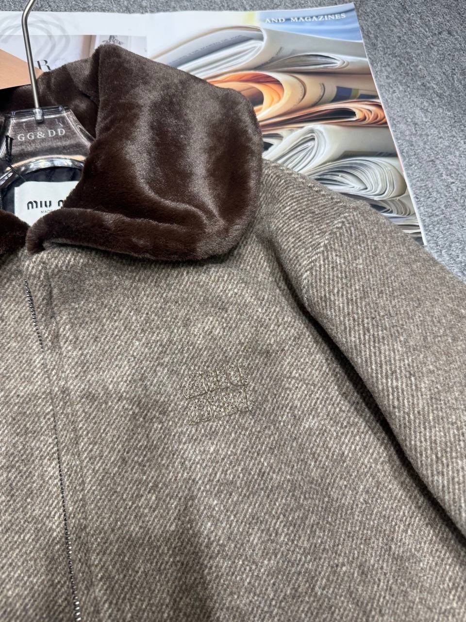 куртка оверсайз,повседневная куртка,куртка-бомбер женская светло-коричневая,куртка бомбер женская,женская куртка