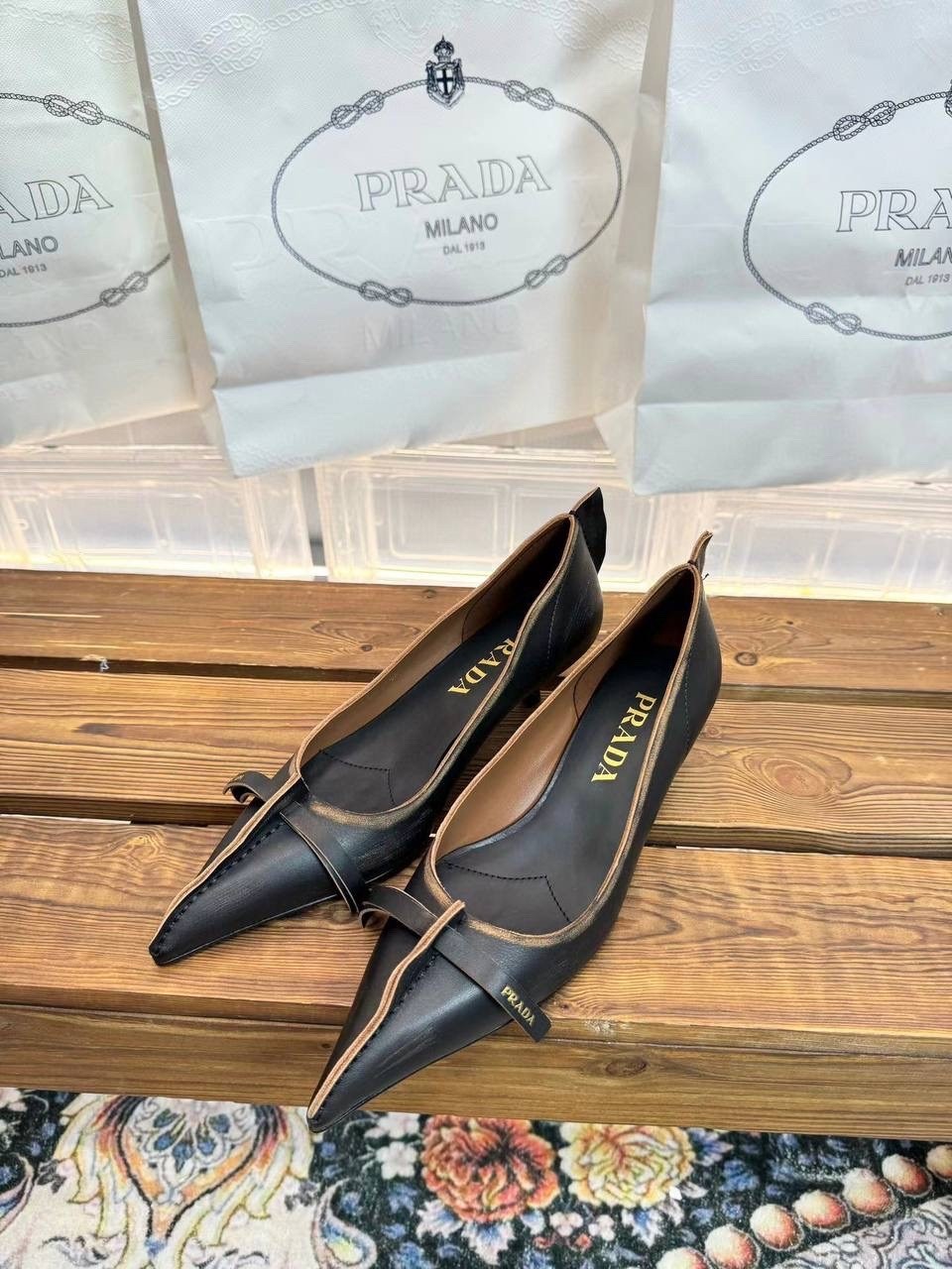 ,prada antiqued leather pumps,женские туфли лодочки,туфли женские,кожаные туфли
