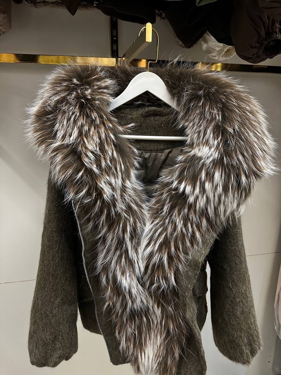 парка с меховым,пальто с натуральным мехом,пуховики с мехом,шерстяное пальто,куртка с натуральный мехом