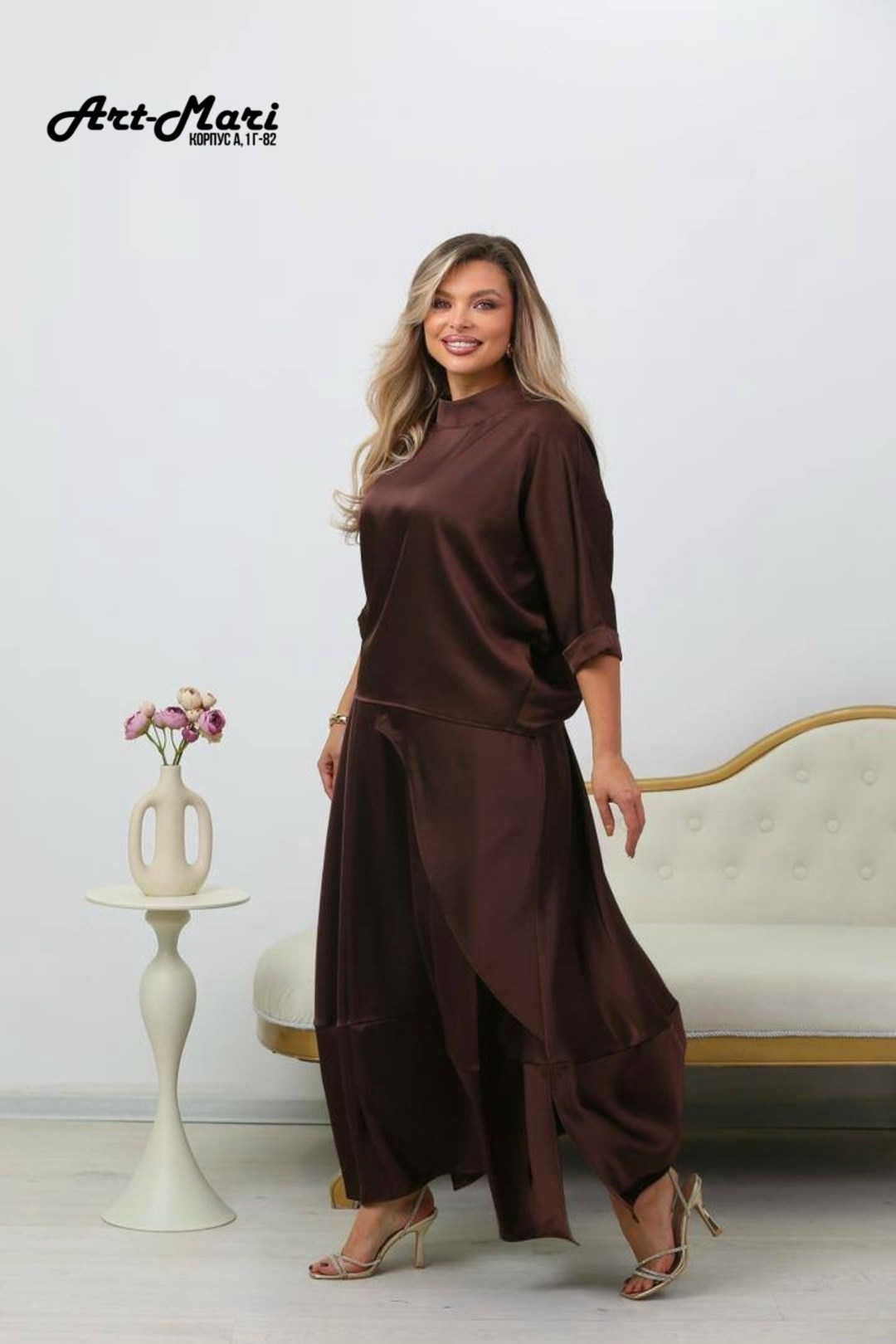 костюм классический,костюм шелковый,женский костюм,, оптом