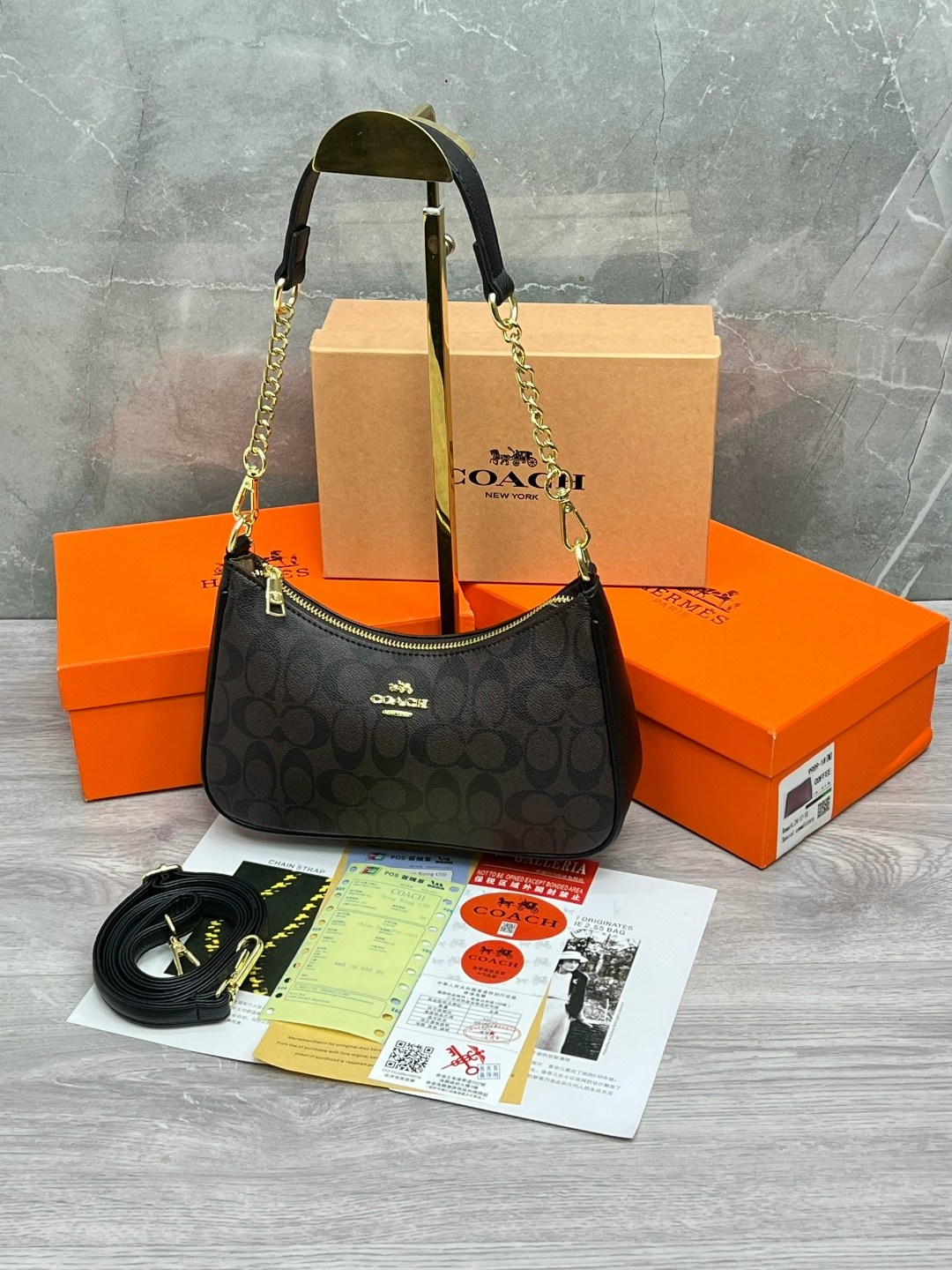 сумка coach,женская сумка coach,coach сумка на плечо,сумка багет через плечо coach,сумка через плечо coach